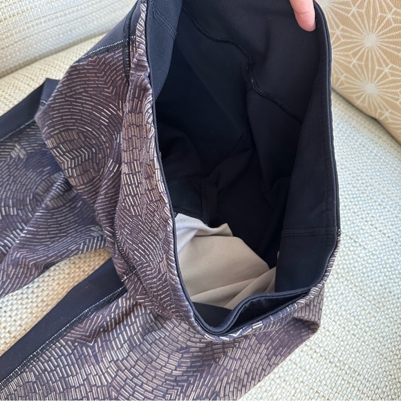 LULULEMON Leggings, Wunder Under Size 6 - Picture 7 of 10